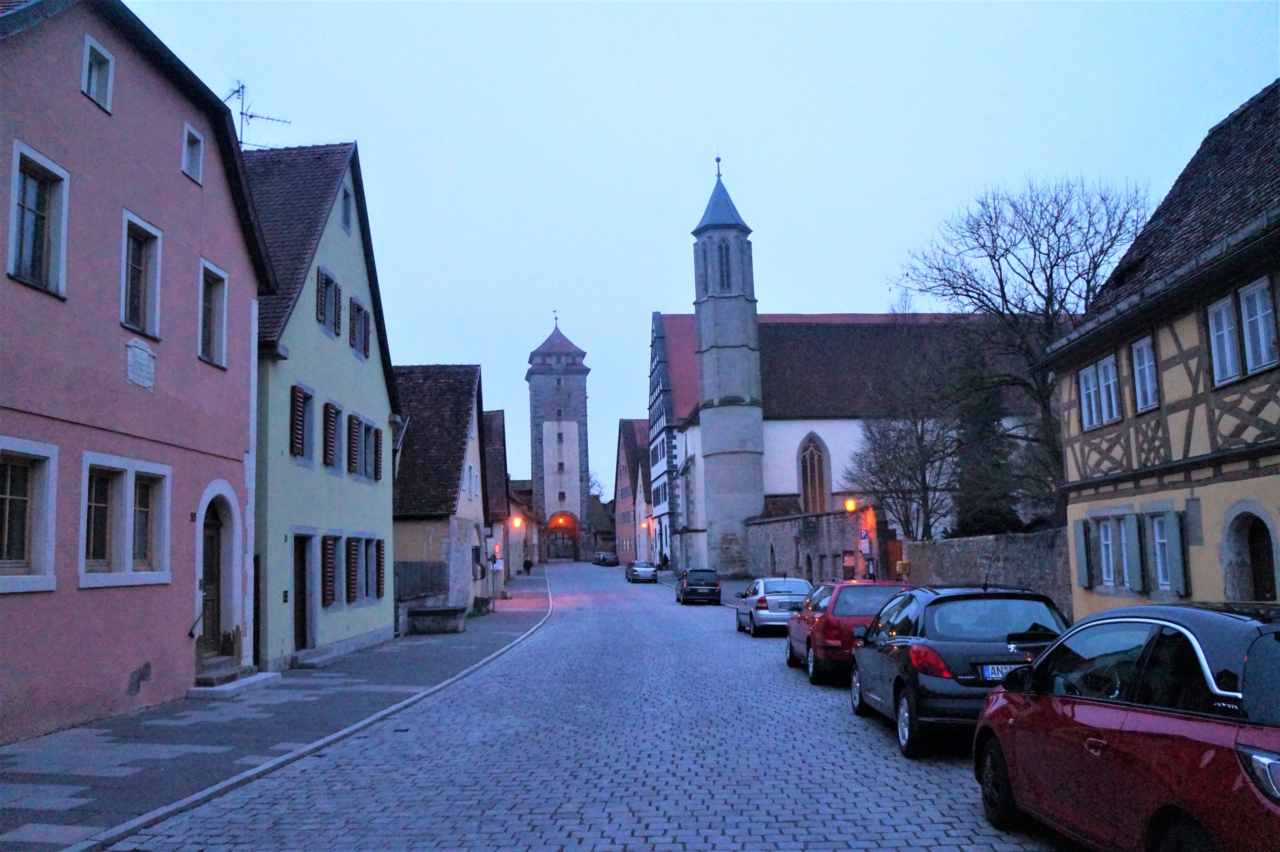 Прогулка по ночному Ротенбургу-на-Таубере города, Святого, Siebersturm, башней, назад, площадью, стеной, Galgentor, когда, город, стене, здание, стену, Ротенбурга, пройтись, Георгия, честь, самым, Stöberleinsturm, находится